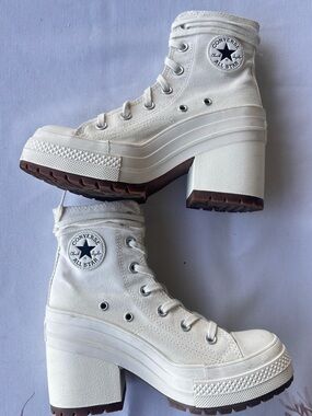 Converse White Chunky Platform High-Top.  canvas sneakers. Size 6